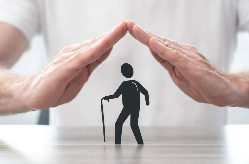 家有失能老人看护令人崩溃 调查失能老人照护难题