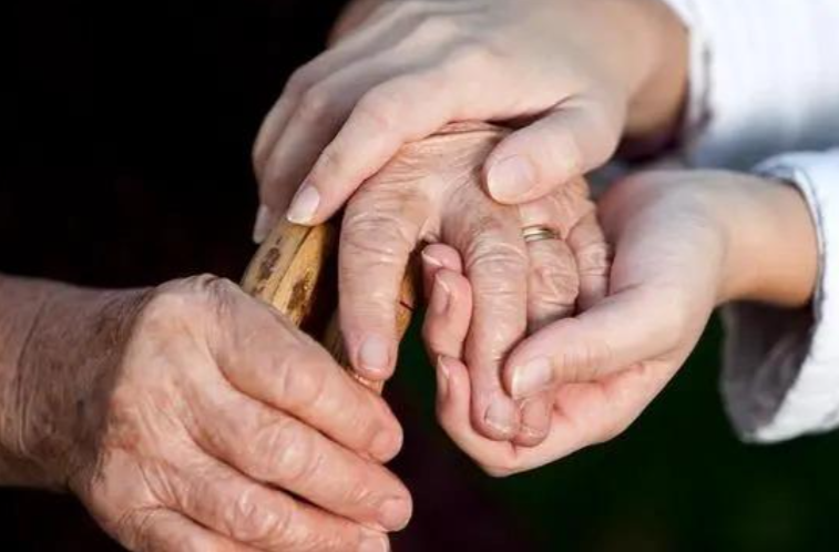 4200万失能老人居家养老面临诸多困难 专家提出建议