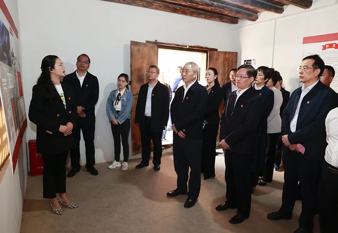 邓伟谋,肖元意,梁育清,周惠军,李冰玉,吕许灵,刘光华,易专,李付明,陈