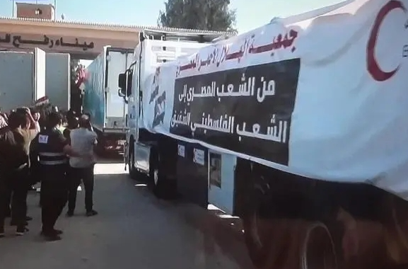 47辆载有援助物资的卡车经拉法口岸进入加沙地带