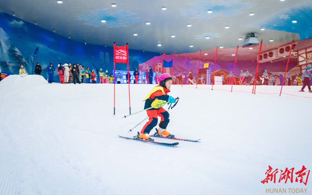 点燃激情，逐梦冰雪  湘江欢乐城第二届冰雪旅游节滑雪比赛圆满落幕