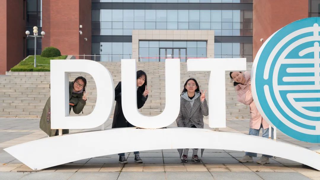 “神仙寝室”全员保研！百余门课程90+，还帮同学赚学分