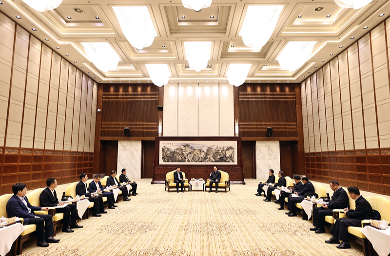 省政府与中国铁建举行工作会谈 毛伟明王立新出席