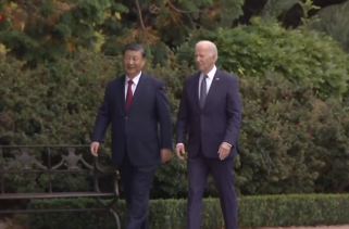 視頻丨習(xí)近平同拜登散步交談