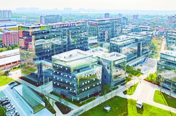 湖南日报丨看长沙市天心区如何迈入“首批省现代服务业创新发展区”