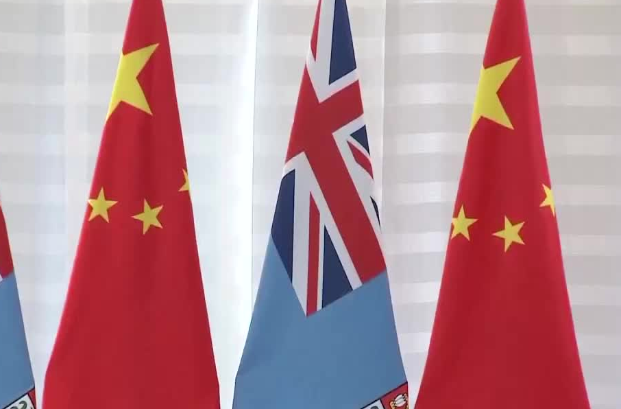 習(xí)近平會見斐濟總理蘭布卡