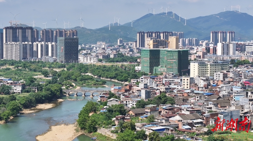 优化文旅营商环境江华县城城东片区一期冯乘古街老旧小区改造项目开工