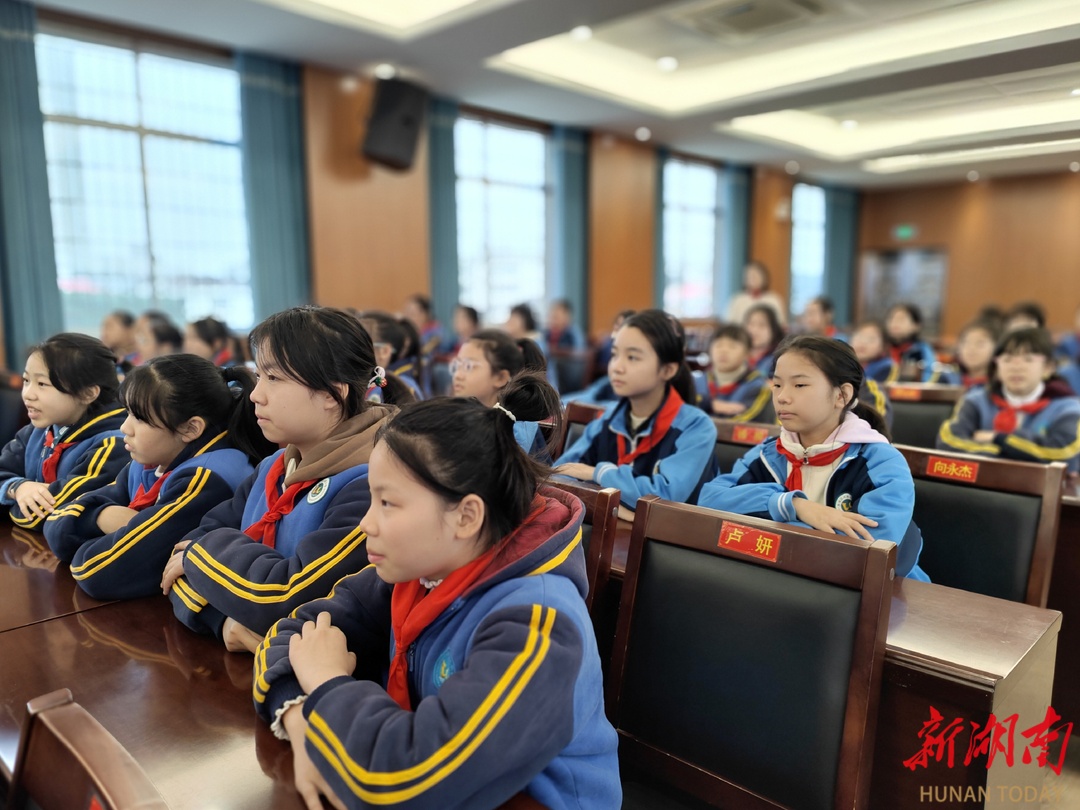 常德市鼎城区武陵小学校长安全课堂我就是女生