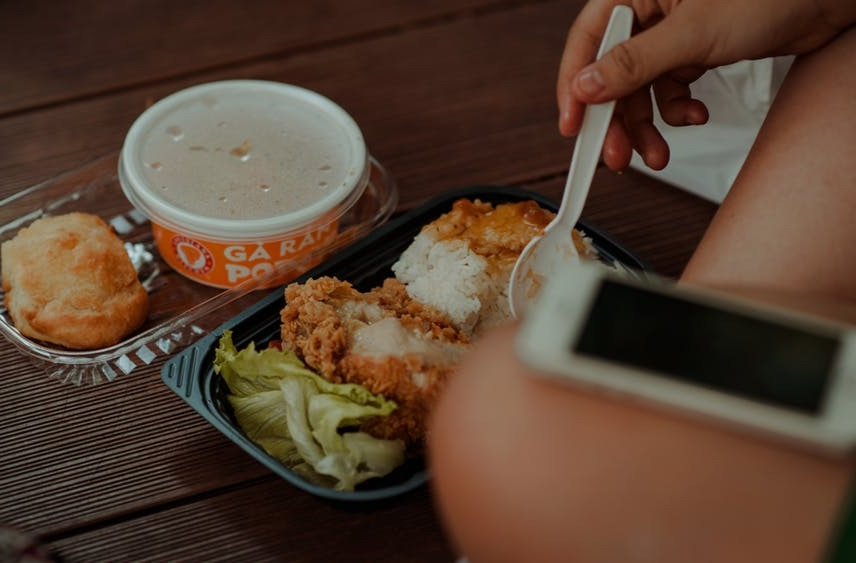 天天吃外卖！长沙小伙进了急诊ICU！这种病容易找上……