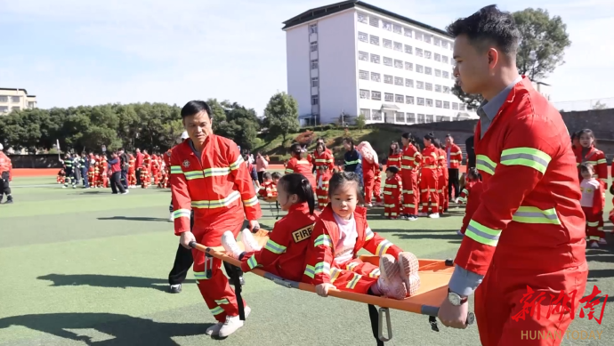 道县：三所幼儿园联合开展《消防总动员》大型安全教育拓展活动