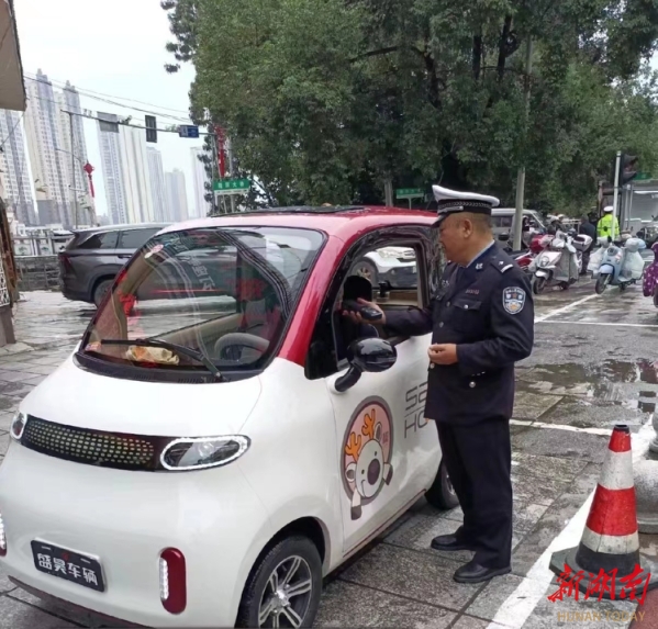 隆回一男子无证酒驾四轮电动车被查_邵阳头条网