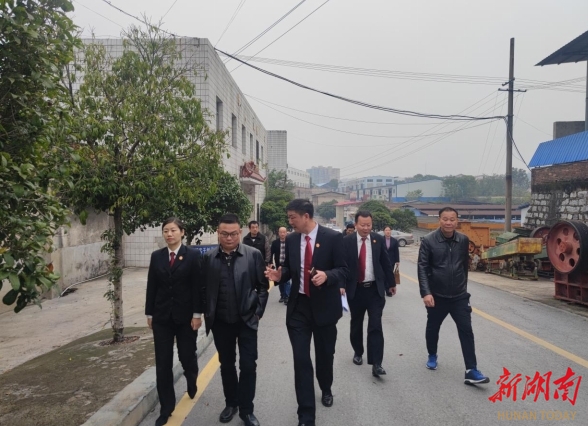 双清法院:暖心执行 助力40余名农民工拿回辛苦钱_邵阳头条网