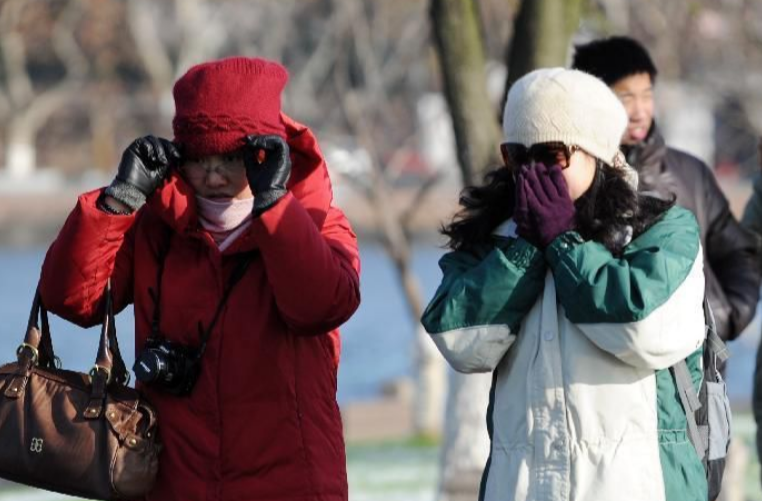 寒潮南下降温影响波及江南 全国大部晴天为主宜出行