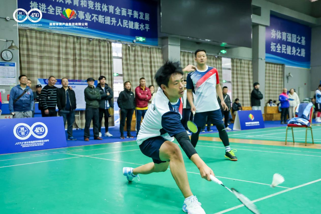 中南五省体育产业联盟首届羽毛球菁英邀请赛在湘潭挥拍