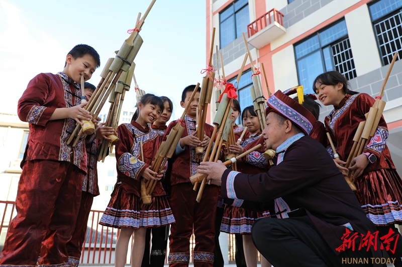 芦笙,侗族琵琶歌,侗族大歌等兴趣班,让学生在富有民族特色的教学中