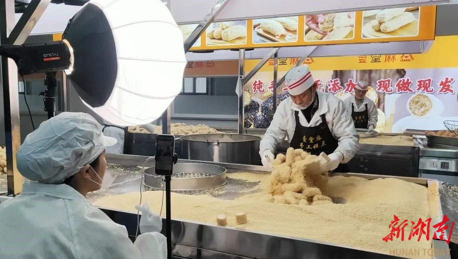 湖南日报|安化社区“微工业园”托起居民“稳稳的幸福”