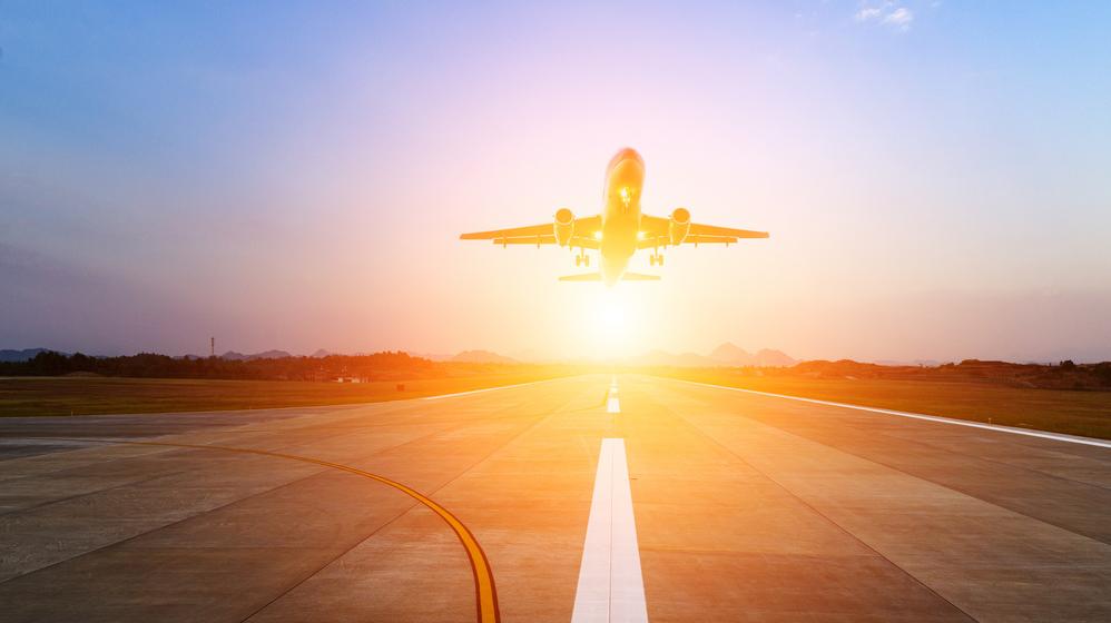 机票燃油附加费下调！多条航线票价低于高铁