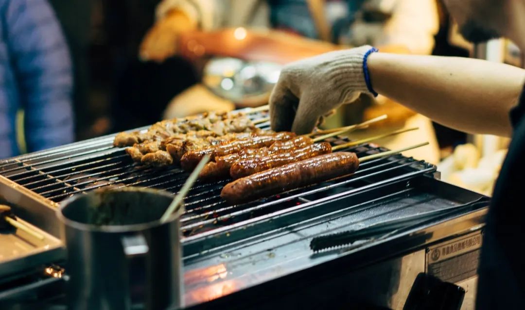 每天 1 根烤肠，身体会发生什么变化?2块钱一根的烤肠能吃吗?