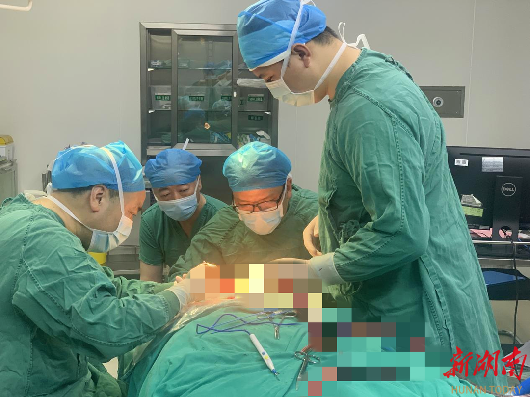 湖南医生远赴万里 为吐鲁番地区完成首台脑起搏器手术