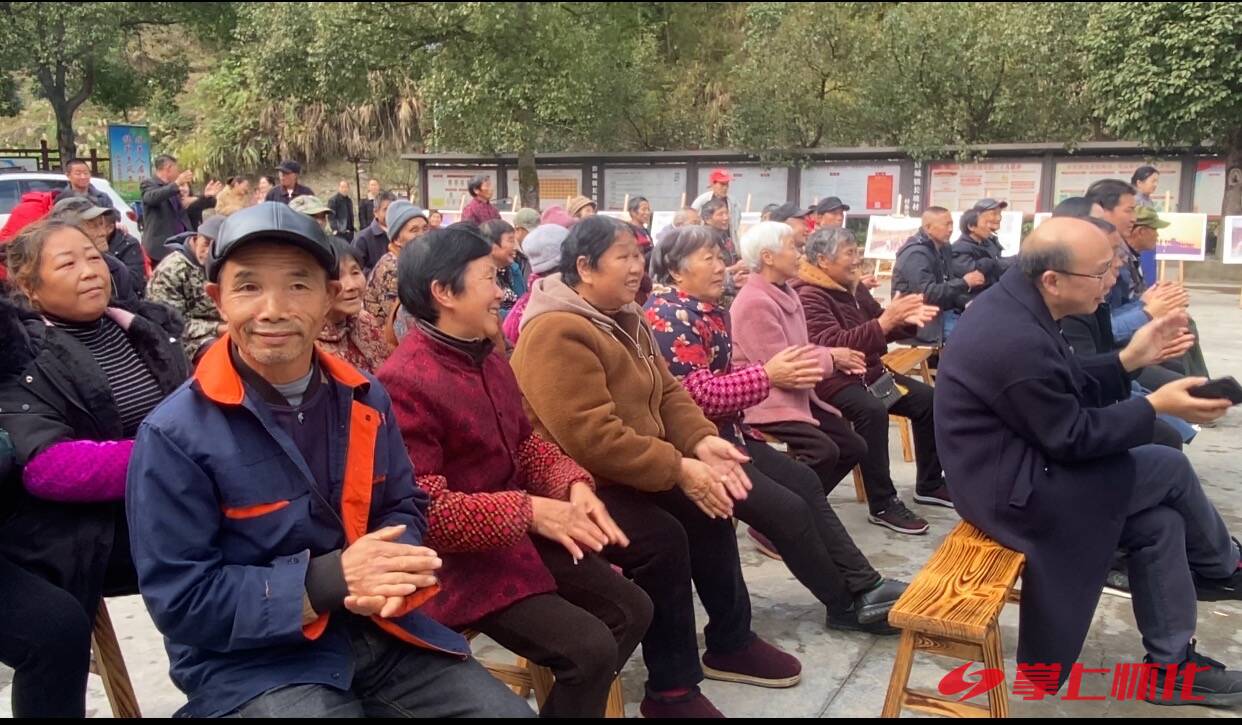 怀化市“文艺+健身”惠民活动走进黔城镇长坡村