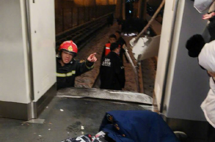 北京地铁就昌平线事故致歉！事故已致30余人受伤，无人员死亡