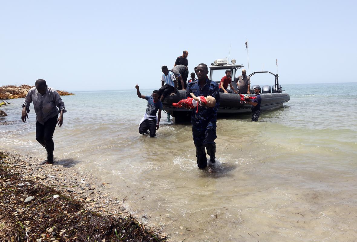 利比亚西部海域发生沉船事故，致61人死亡