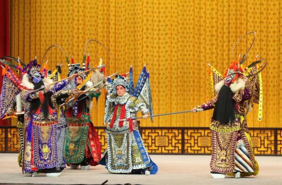内蕴外化：戏曲中的中华文明特性