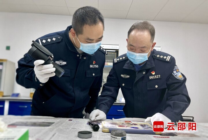 人大代表风采丨在“指纹”迷宫里寻找真相_邵阳头条网