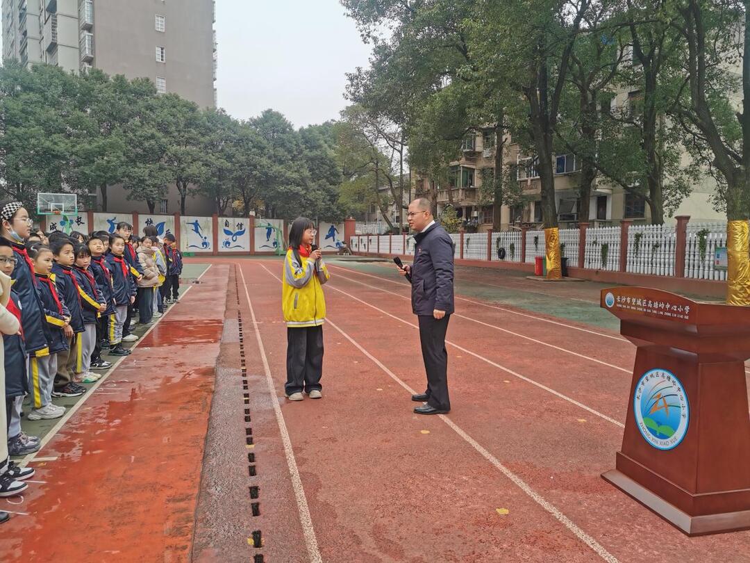 法治进校园   普法促成长