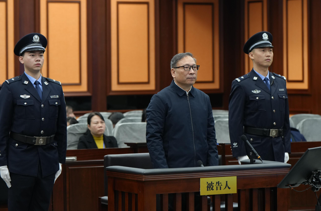 广东省人大常委会原党组成员、副主任陈如桂受贿案一审开庭