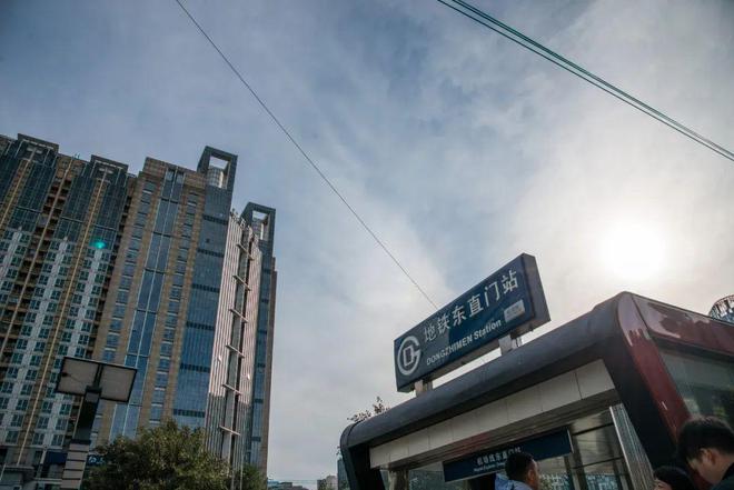 今年北京城市轨道交通日均客运量945万人次，年底开通三段线路