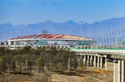 北京至雄安实现1小时内通达