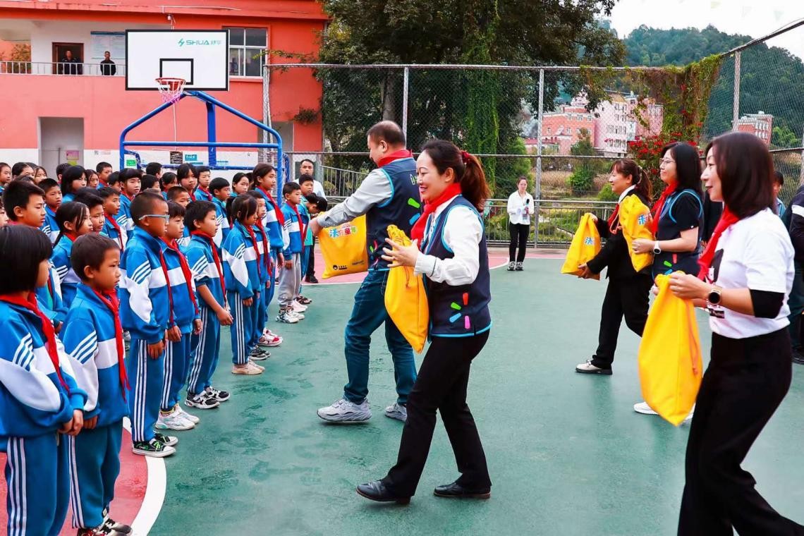 公益项目“沃守童年”走进云南，普及儿童防性侵教育