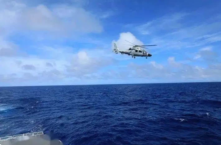 南部战区组织海空兵力位南海海域进行例行巡航