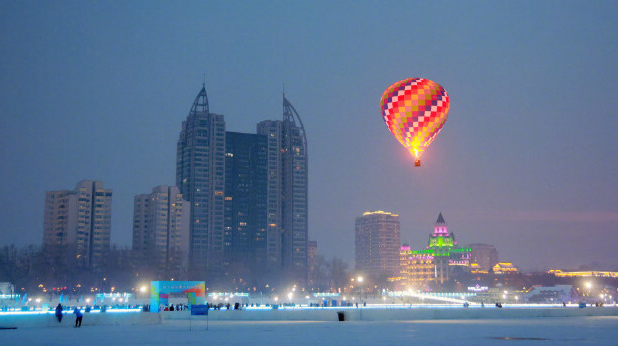 怕冷的南方人，为啥纷纷去哈尔滨过冬？