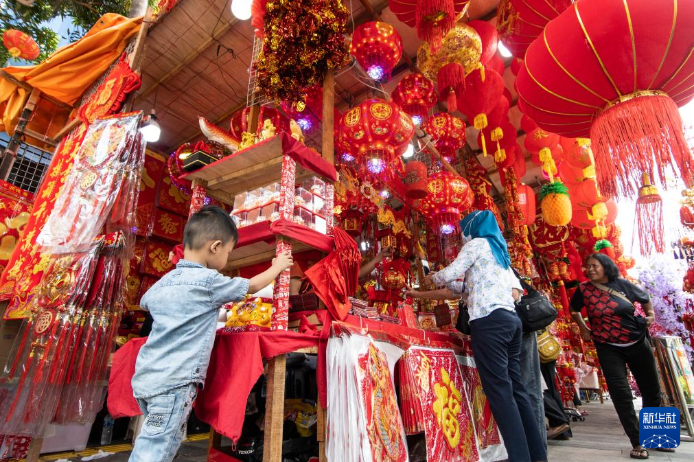 印尼雅加达：选购年货迎春节