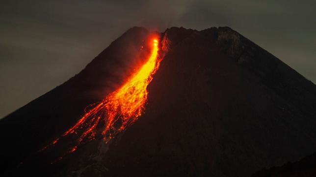 日本诹访之濑岛火山发生较大规模喷发
