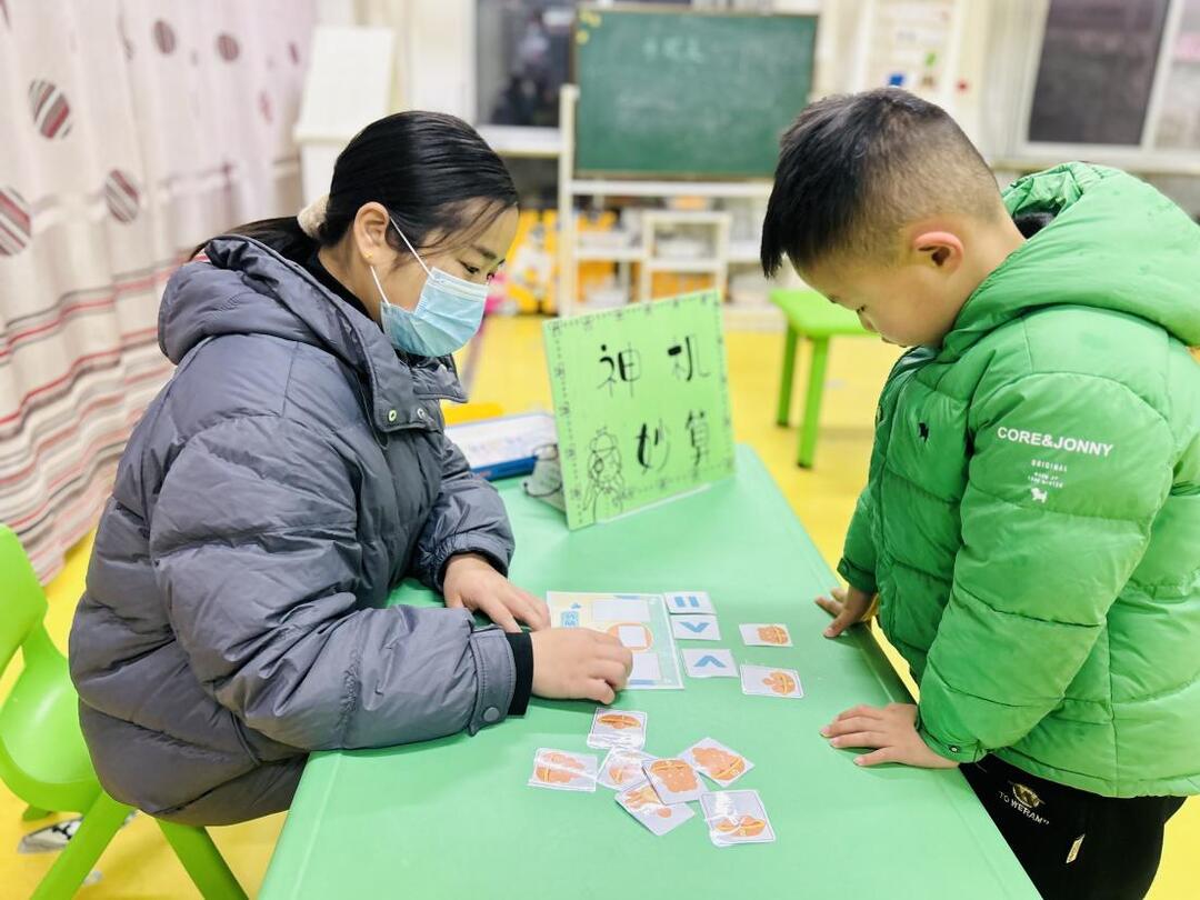 平江县南江镇中心幼儿园大班组开展期末汇报展示活动