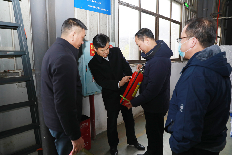 向恒林调研湘西高新区内重点企业生产经营情况并开展安全生产检查