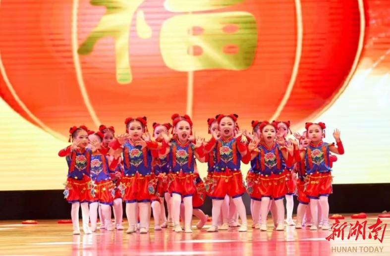 洪江区举行2024年少儿春节联欢晚会