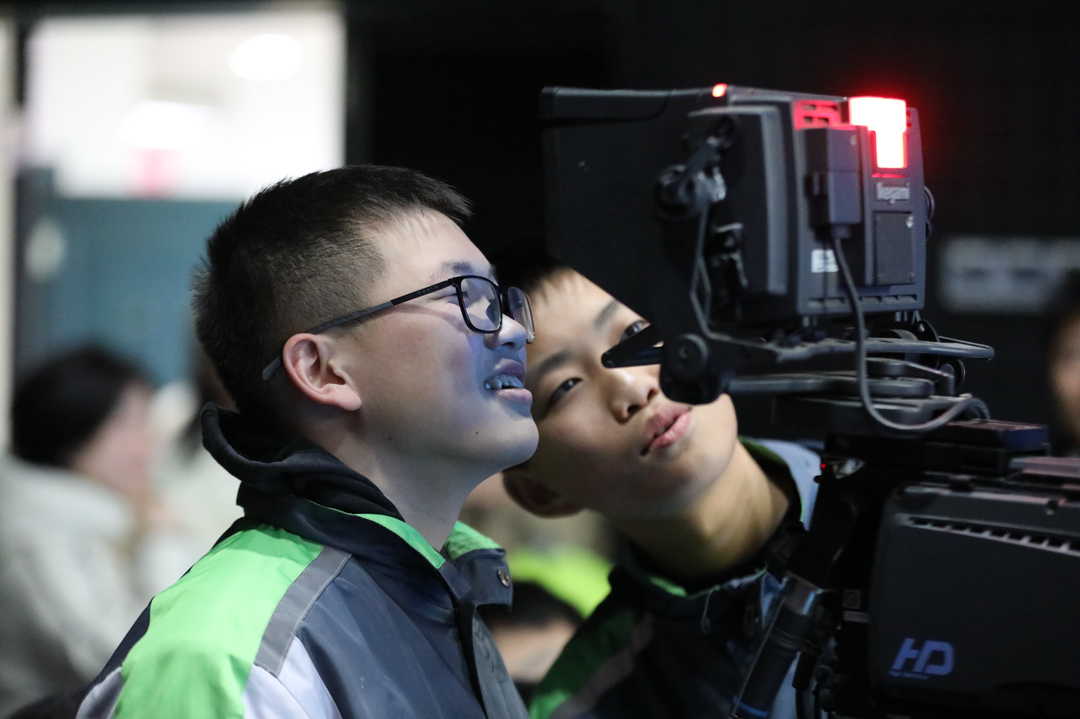 追寻影视艺术梦想之旅青竹湖湘一外国语学校学子举行芒果研学活动