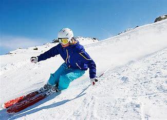 小伙玩雪次日确诊雪盲症  医生:这些症状提示眼睛受伤了