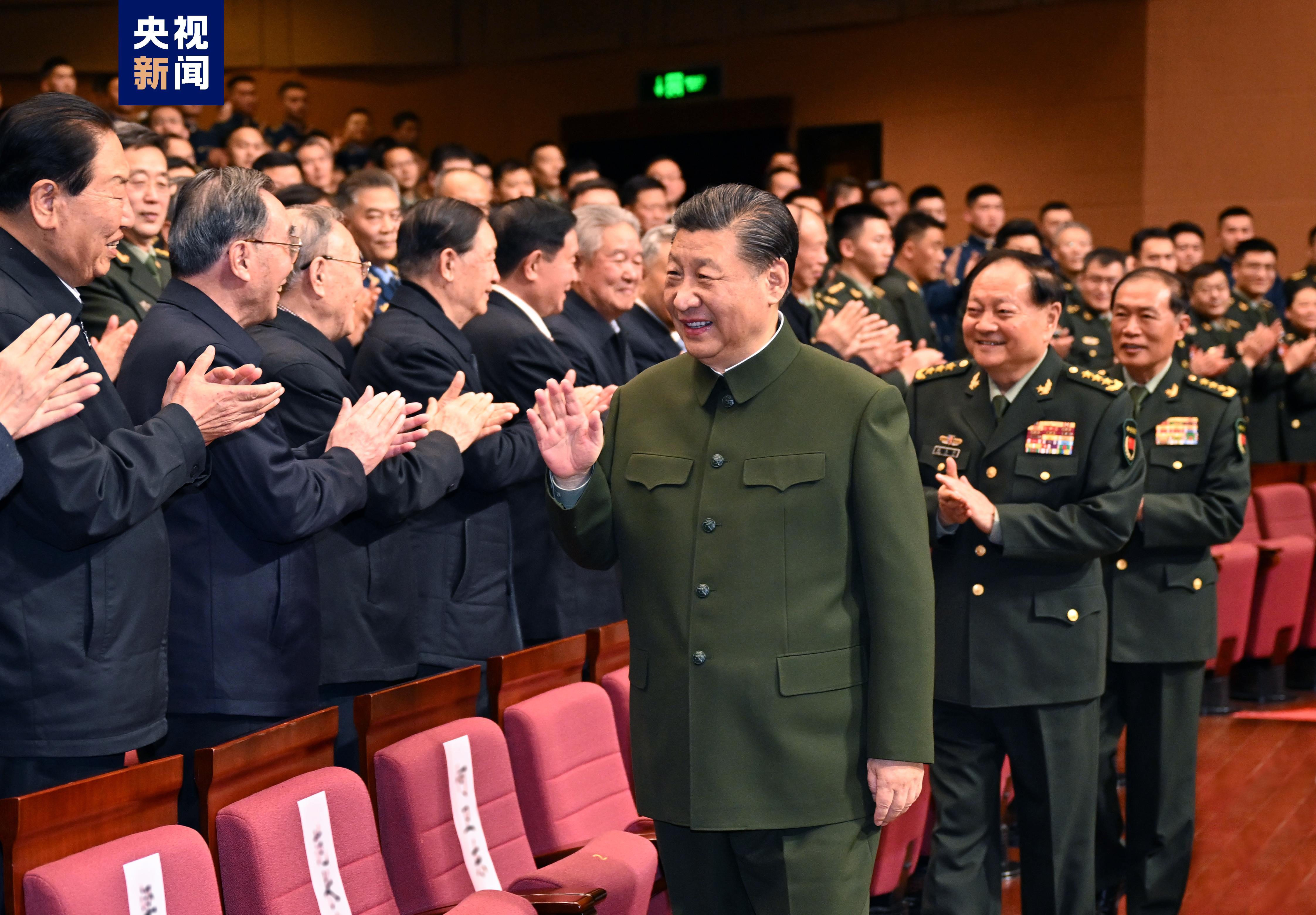 中央军委举行慰问驻京部队老干部迎新春文艺演出 习近平向全军老同志祝贺新春