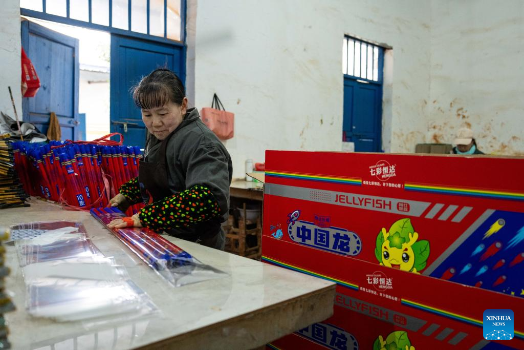 Firework companies ramp up production for upcoming Spring Festival in China's Hunan