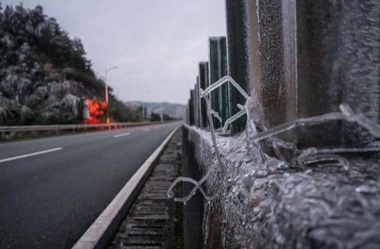 春运高峰遇2009年来最强雨雪冰冻考验 全国道路安全出行天气地图助你平安回家