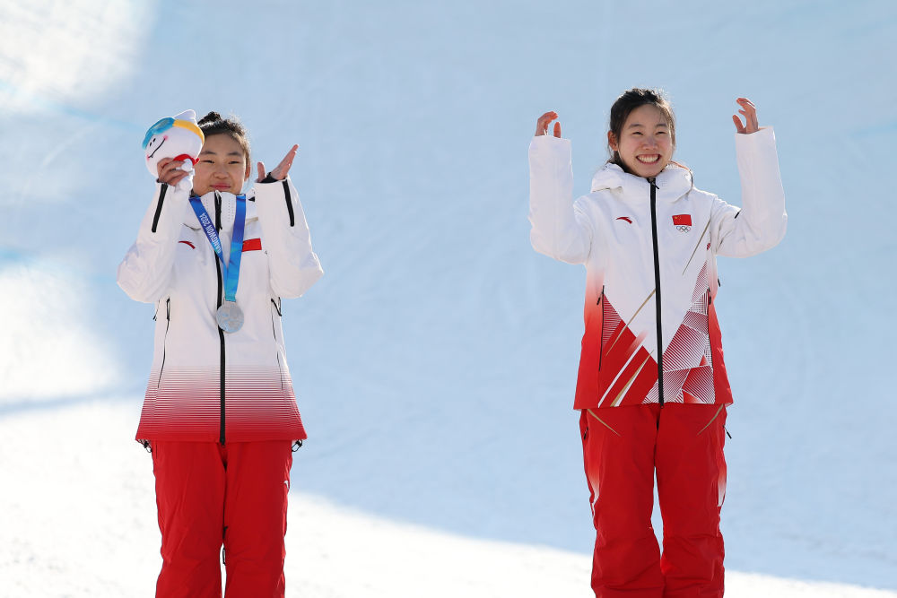 冬青奥会综合：中国队获雪上项目首金