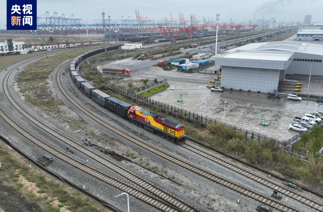 1月份西部陆海新通道班列运输货物8万标箱 同比增长39%