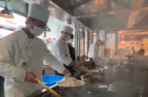 订单排满！腐乳变“东方奶酪”在海外卖爆了