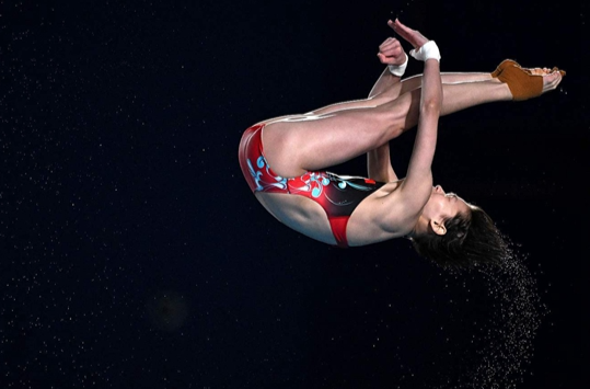 全红婵首夺世锦赛女子10米台冠军 陈芋汐摘银