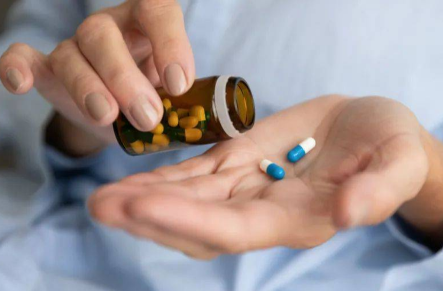 “过年吃药不吉利”？小心疾病复发，增加治疗难度！医生提醒